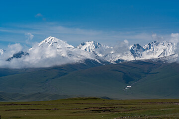 Fototapeta premium road to the snow mountains, 独库公路