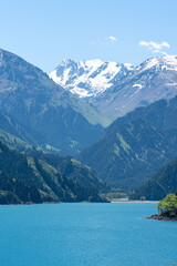 lake in the mountains，天山天池