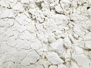 old concrete walls cracked 