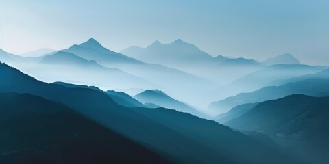 Obraz premium Misty Mountain Range: A Breathtaking Landscape