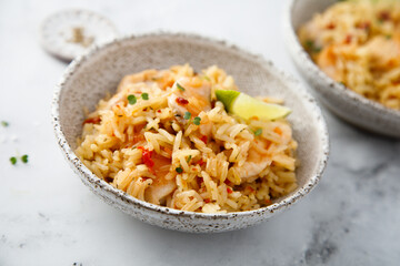 Rice and chicken and sweet chili sauce
