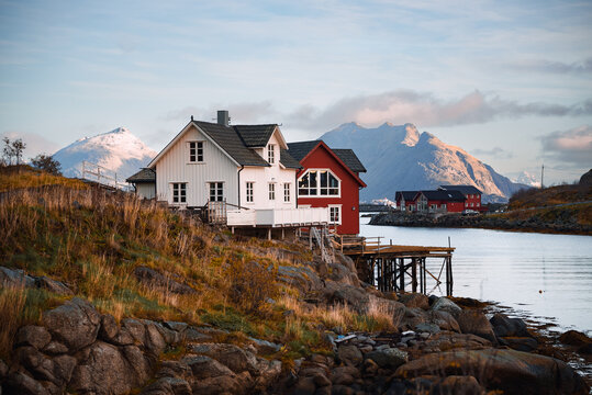 Explore the beautiful scenic coastal homes that are beautifully set against majestic mountains