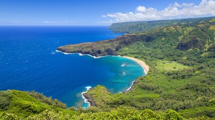 Obraz premium Secluded Tropical Beach Cove with Lush Green Cliffs and Azure Ocean