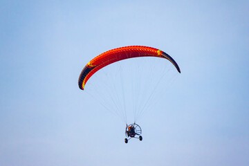paramoteur en vol 