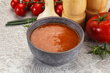 Hot tomato soup with diced chicken