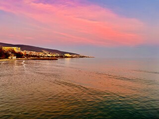 Obraz premium pink sunset over the sea
