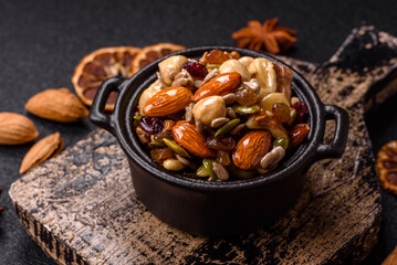 Honeyed cashew nuts, walnuts, hazelnuts, pine nuts and dried fruits