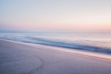 Tranquil Ocean Sunrise Photos – Serene Seascapes, Golden Hour Waves & Peaceful Coastal Horizons	