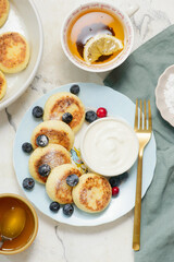 Cheese pancakes with yogurt and berries..style hugge