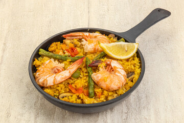 パエリア　Paella is a typical Spanish rice dish