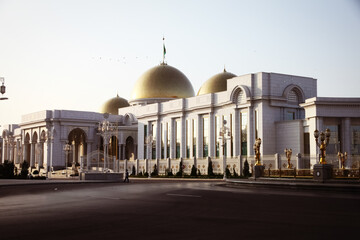 Naklejka premium Oguzkhan Presidential Palace In Ashgabat, Turkmenistan.