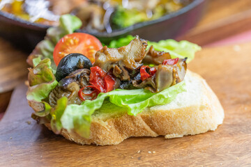 サザエを乗せたバケット