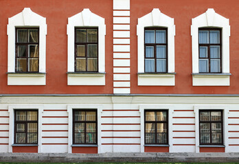 Naklejka premium elegant red and white building facade