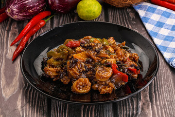 Squid with vegetables in oyser sauce