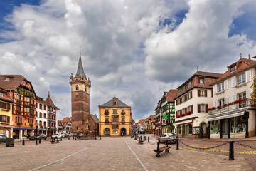 Obraz premium Main square in Obernai, Alsace, France