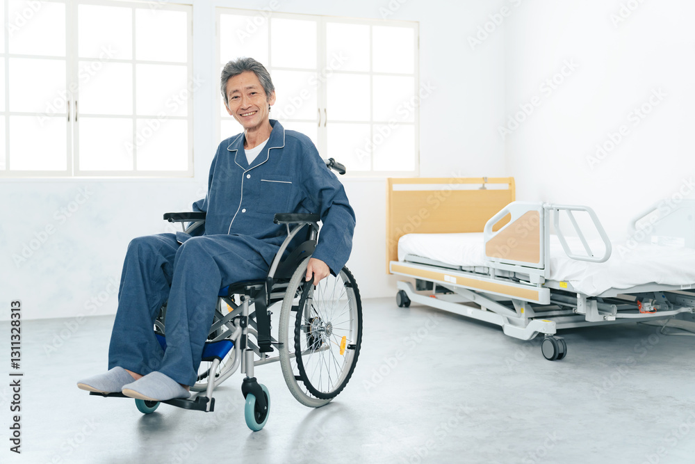 Leinwandbilder 車椅子、シニア、男性、笑顔、病院、介護、病室、リハビリ、日本人、高齢者、お年寄り、老後、老化、加齢、入院、50代、60代、ミドル、中高年、パジャマ、元気、回復、療養、メディカル、医療、治療、ADL、QOL、福祉、車いす、障害者、老人ホーム、介護施設、患者、健康、ヘルスケア、怪我、ライフスタイル、カメラ目線、安心、保険、バリアフリー、全身、在宅、自宅、ベッド、室内、コピースペース、老人、人物