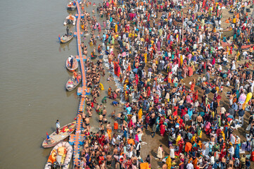 Prayagraj,India-28 pJanuary 2025 Top angle view of the crowd gathered at Sangam and bathing on the...