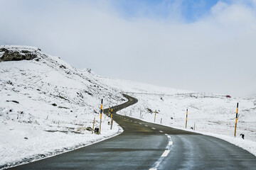 Albula, Albulapass, Passstrasse, Bergstrasse, Albulapass, Passhöhe, Park Ela, Bergün, Wanderweg, Graubünden, Engadin, La Punt Chamues-ch, Alpen, Herbst, Wintereinbruch, Schneedecke, Schweiz