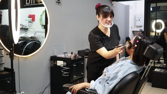 Video of a professional makeup artist