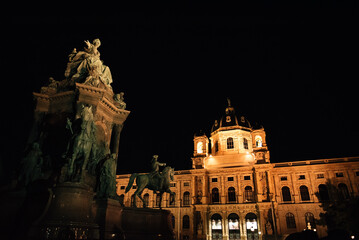 Obraz premium Evening beautiful Vienna, main attractions