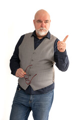 Professeur barbu et élégant en pleine action