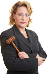 Frau im Anzug mit Richterhammer