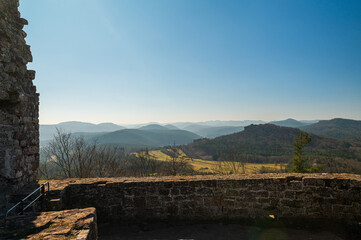 BURGRUINE LINDELBRUNN BEI VORDERWEIDENTHAL / Pfälzerwald 