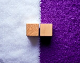 紫と白、二つの世界と木製ブロック（二文字素材）