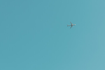 飛行機と空
