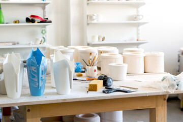 Photograph of an industrial production workshop for the manufacture of ceramic products