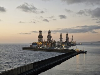 Many drillships cold stacked at Las Palmas Port