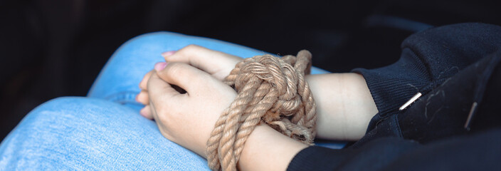 Girl Kidnapped in Car, Hands Tied