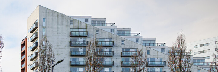 Fototapeta premium Modern high rise flats at Glasgow Harbour