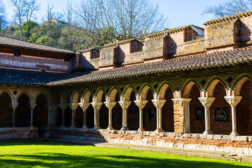 Fototapeta premium Cloister of the Abbey of Saint-Pierre de Moissac, famous for its columns with sculpted capitals depicting biblical episodes