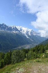 Fototapeta premium Mont Blanc-Gruppe ueber dem Tal von Chamonix