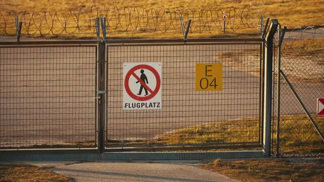 No Entry - Flugplatz