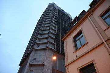 Laterne an einem Gebaeude in Frankfurt