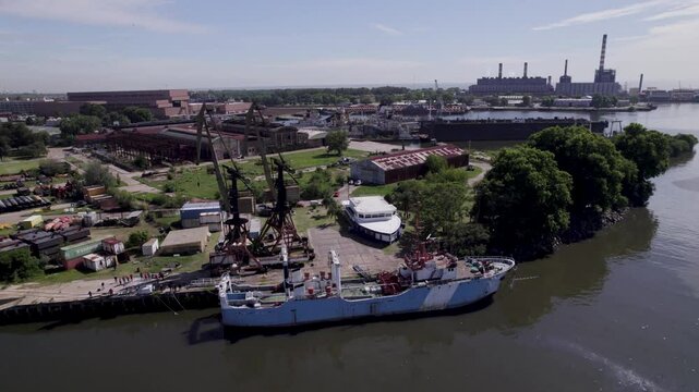 Puerto de Buenos Aires, Argentina: terminal portuaria, muelle, gr&uacute;as, contenedores, carga y descarga, almac&eacute;n, aduana, comercio internacional, log&iacute;stica, flete, operadores log&iacute;sticos, zona franca, des