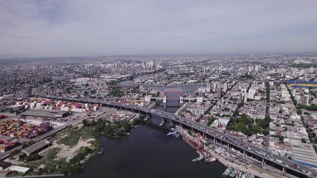 Puerto de Buenos Aires, Argentina: terminal portuaria, muelle, gr&uacute;as, contenedores, carga y descarga, almac&eacute;n, aduana, comercio internacional, log&iacute;stica, flete, operadores log&iacute;sticos, zona franca, des