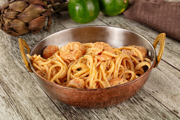 Pasta spaghetti with prawn and cream