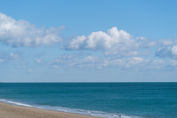 青い空と青い海と砂浜	