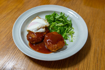 目玉焼きハンバーグ