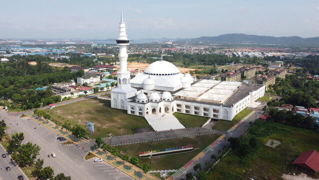 Aerial view of Sultan Mahmud Riayat Syah Mosque