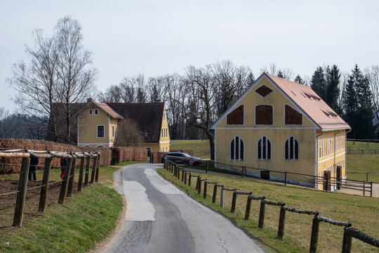 Au&szlig;enhof Wilhelm des Lipizzanergest&uuml;ts Piber . K&ouml;flach . Steiermark . &Ouml;sterreich . Estate . Gutshof