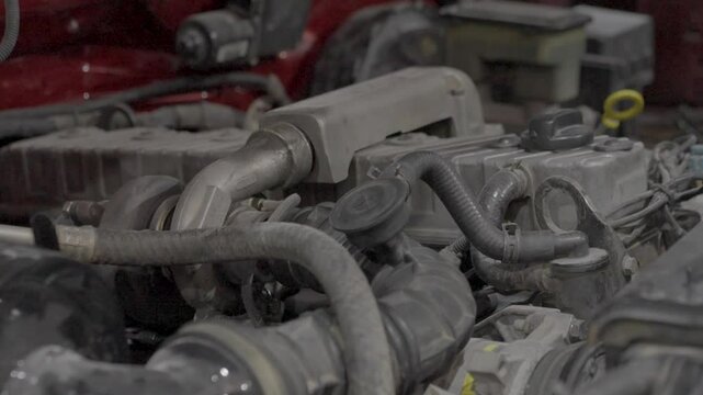 Motor de auto rojo, camioneta roja. Footage de Autos. Taller.