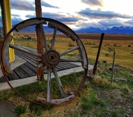 Fototapeta premium old rusty wheel in the countryside