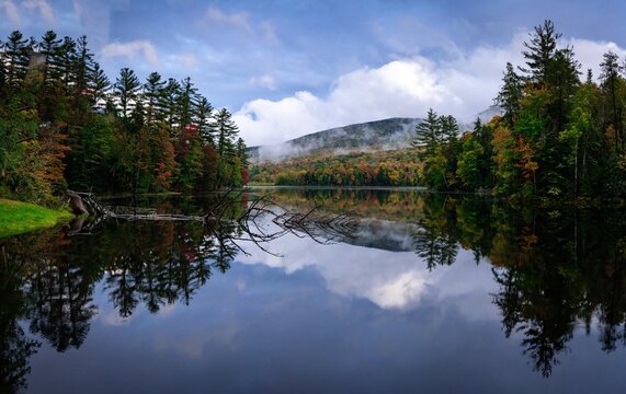 Autumn colors at Kent Pond in Vermont