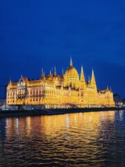 Hungarian parliament building and Danube river, Budapest, Hungary