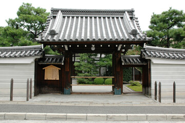 三時知恩寺　山門　京都市上京区