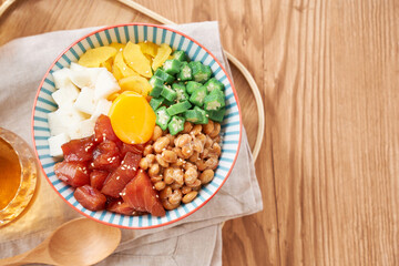 ばくだん丼 - ネバネバ食材たっぷりの海鮮丼
